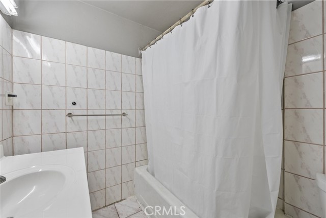 Detail Gallery Image 12 of 44 For 9625 Alexander Ave, South Gate,  CA 90280 - 3 Beds | 2 Baths