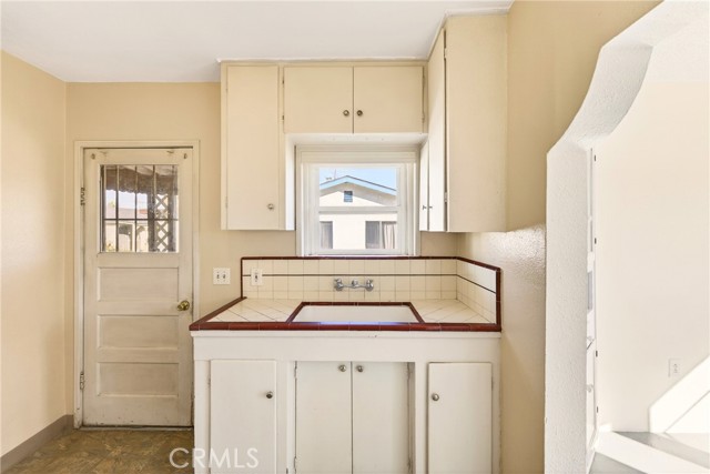 Detail Gallery Image 5 of 36 For 1065 Stevenson a & B,  Colton,  CA 92324 - 6 Beds | 4 Baths