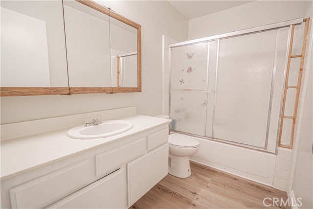 Detail Gallery Image 21 of 35 For 8323 Grenoble #32,  Sunland,  CA 91040 - 3 Beds | 2/1 Baths