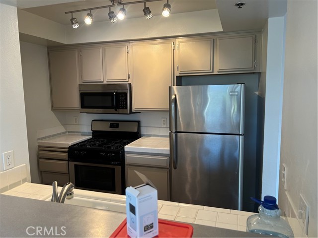 Detail Gallery Image 24 of 25 For 8614 Burton Way #204,  Los Angeles,  CA 90048 - 2 Beds | 2 Baths