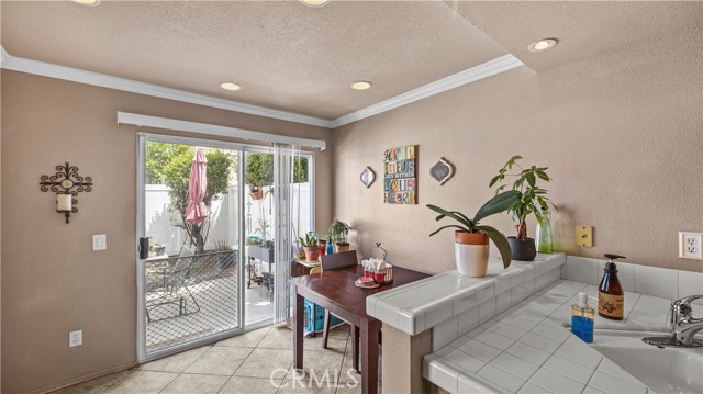 Detail Gallery Image 11 of 45 For 2215 Arabian Way, Corona,  CA 92879 - 3 Beds | 2/1 Baths