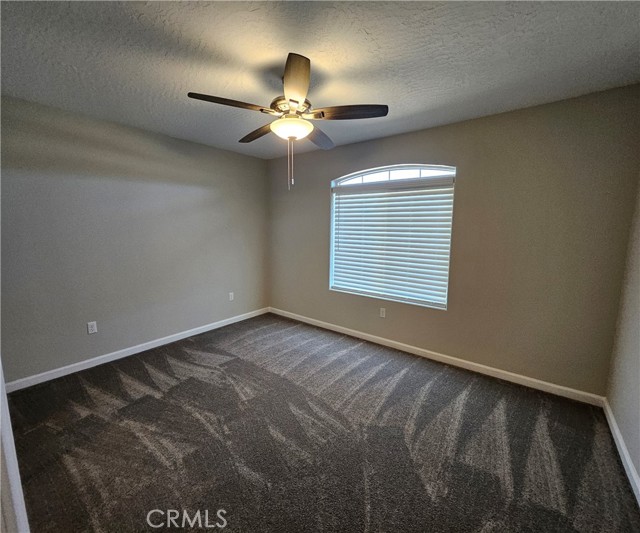 18010 Seaforth Street, Hesperia CA: https://media.crmls.org/medias/edd5a410-60a7-464b-bc4d-6100d87dc5cd.jpg