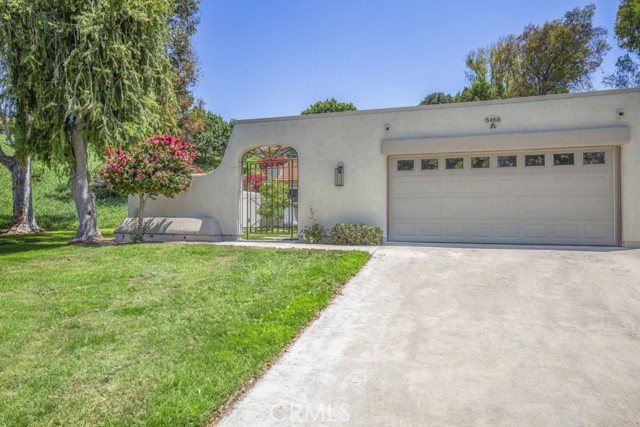 5468 Paseo Del Lago E, Laguna Woods CA: https://media.crmls.org/medias/edd5eec0-76ca-41c9-9277-2d6c9baff685.jpg