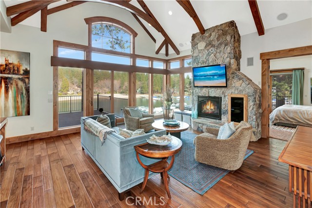 Detail Gallery Image 12 of 46 For 27467 N Bay Rd, Lake Arrowhead,  CA 92352 - 6 Beds | 5/2 Baths