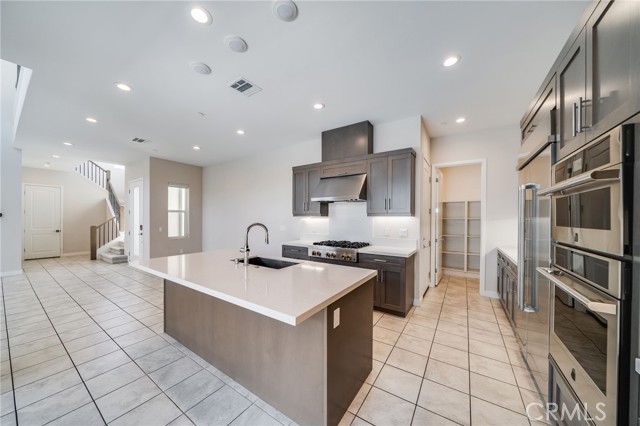 Detail Gallery Image 9 of 42 For 200 Holliston, Lake Forest,  CA 92630 - 4 Beds | 4 Baths