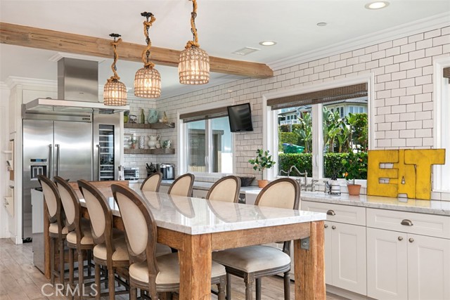 228 Ledroit Street, Laguna Beach CA: https://media.crmls.org/medias/edd756c5-64cd-48da-8ef3-97fefc94313a.jpg