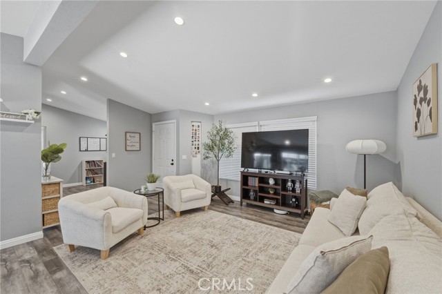 Detail Gallery Image 9 of 40 For 32015 Quartz, Castaic,  CA 91384 - 3 Beds | 2 Baths