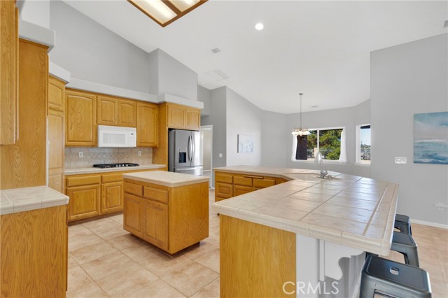 Detail Gallery Image 14 of 65 For 8250 Snow Cap, Pinon Hills,  CA 92372 - 3 Beds | 2/1 Baths