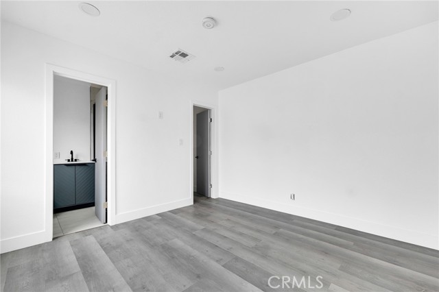 10527 Burin Ave, Inglewood CA: https://media.crmls.org/medias/edd91145-8b2c-49de-9fea-3bd3dbef79b2.jpg