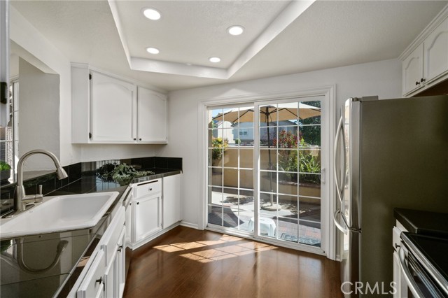 Detail Gallery Image 7 of 27 For 2443 Paseo Circulo, Tustin,  CA 92782 - 2 Beds | 2/1 Baths