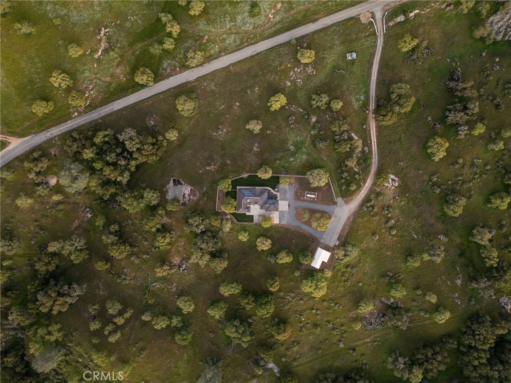 https://media.crmls.org/medias/edd9f952-f4fc-4ecb-9e75-41128e6f1b06.jpg?preset=X-Large