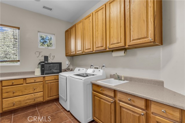 Detail Gallery Image 28 of 34 For 10234 10234 Clover Dr, Oak Hills,  CA 92344 - 4 Beds | 4 Baths