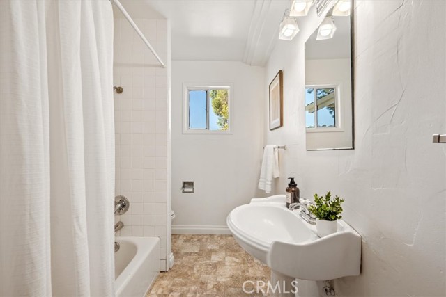 Detail Gallery Image 34 of 64 For 549 Derby, Paso Robles,  CA 93446 - 5 Beds | 3/2 Baths