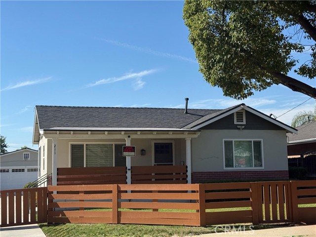 Detail Gallery Image 2 of 12 For 211 N Pasadena, Azusa,  CA 91702 - 3 Beds | 2 Baths