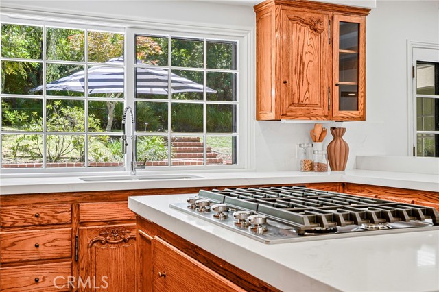 3975 Van Noord Avenue, Studio City CA: https://media.crmls.org/medias/eddb7499-e1f6-4268-a9a5-0dd75e87dee6.jpg
