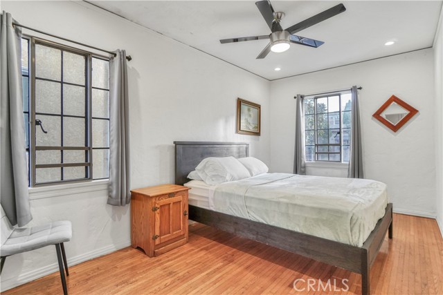 102 Bonito Avenue, Long Beach CA: https://media.crmls.org/medias/eddbf648-2c65-4cb7-a4b0-47cd19986fd7.jpg