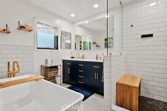 20451 Bermuda Street, Chatsworth CA: https://media.crmls.org/medias/eddc58ea-ccb8-49c5-9d30-b1a56a89f26c.jpg