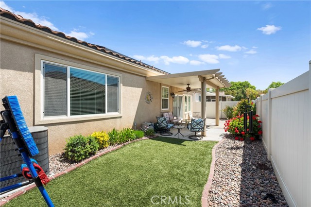 5551 Corte Fiesta, Hemet CA: https://media.crmls.org/medias/eddce07b-7a62-470f-8201-6f76feba4689.jpg