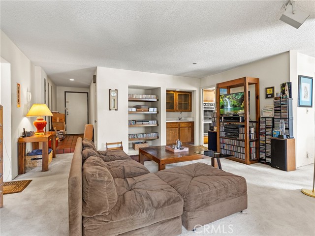 Detail Gallery Image 18 of 43 For 222 N Rose St #203,  Burbank,  CA 91505 - 1 Beds | 2 Baths