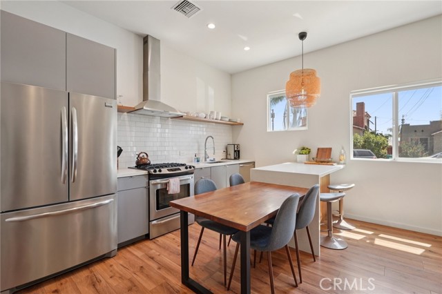 1401 Termino Avenue, Long Beach CA: https://media.crmls.org/medias/edddef86-1d58-46f6-8bbb-a57b475185cd.jpg