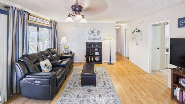 1417 Village Street, Redlands CA: https://media.crmls.org/medias/edddf70e-4826-466d-84d1-7d1b4b82389b.jpg