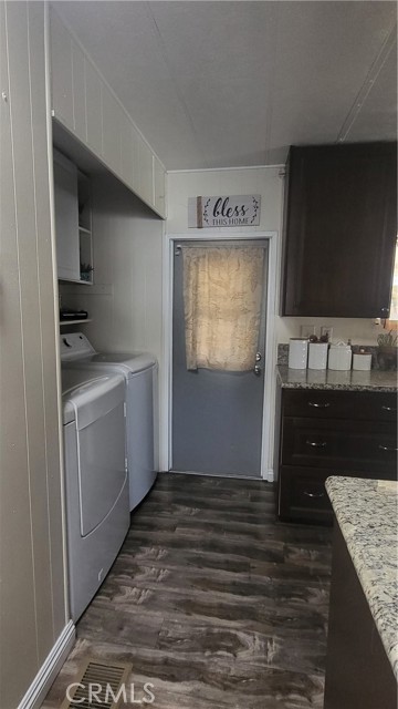 Detail Gallery Image 16 of 21 For 20652 Lassen St #114,  Chatsworth,  CA 91311 - 2 Beds | 2 Baths