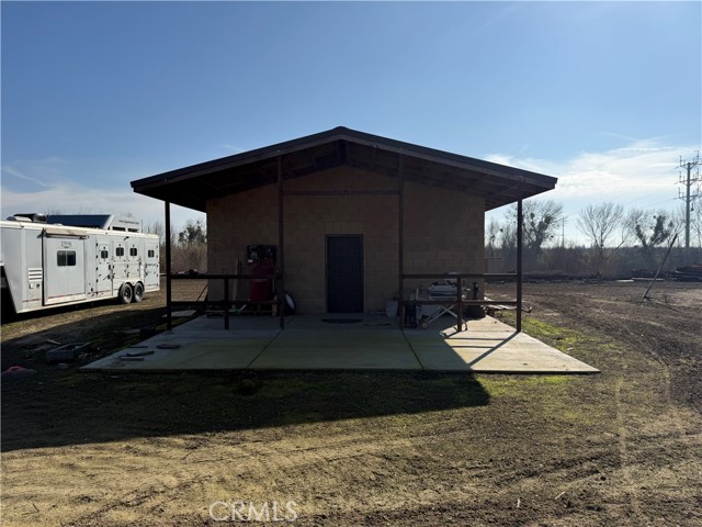 Detail Gallery Image 9 of 70 For 25565 Road 13, Chowchilla,  CA 93610 - 4 Beds | 3 Baths