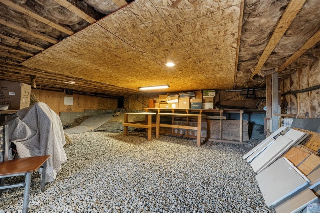 https://media.crmls.org/medias/eddeac4e-be04-4c26-9cb8-766e9ba274bb.jpg?preset=X-Large