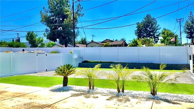 7401 Liberty Avenue, Corona CA: https://media.crmls.org/medias/eddef1b9-228b-41cc-952d-81353a608a40.jpg