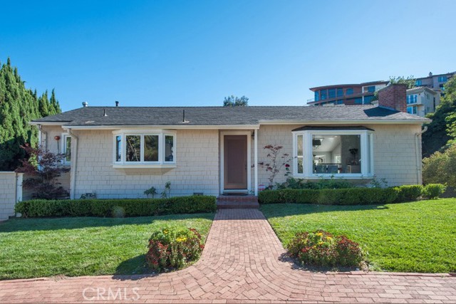 Detail Gallery Image 2 of 27 For 7120 Pacific View Dr, Los Angeles,  CA 90068 - 5 Beds | 4 Baths