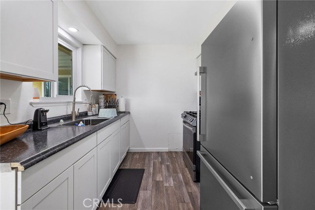Detail Gallery Image 13 of 33 For 1911 W Vine St, Visalia,  CA 93277 - 3 Beds | 2 Baths