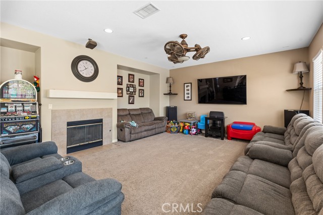 Detail Gallery Image 8 of 28 For 1438 Northstar St, San Bernardino,  CA 92407 - 3 Beds | 3 Baths