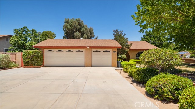 4309 W Avenue K12, Lancaster CA: https://media.crmls.org/medias/ede2bcd8-d1d1-4a47-9b89-1e98e9bb11b7.jpg