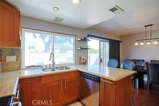 Image 18 of 53 For 12 Silverwood 19