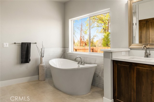 Detail Gallery Image 11 of 34 For 449 Nottingham Dr, Paradise,  CA 95969 - 3 Beds | 2 Baths