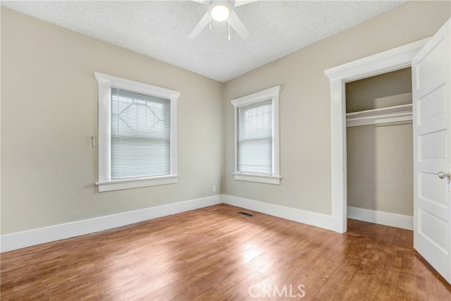 142 S Ardmore Avenue, Los Angeles CA: https://media.crmls.org/medias/ede41df0-be01-4da8-ac2d-8f2ca171b620.jpg