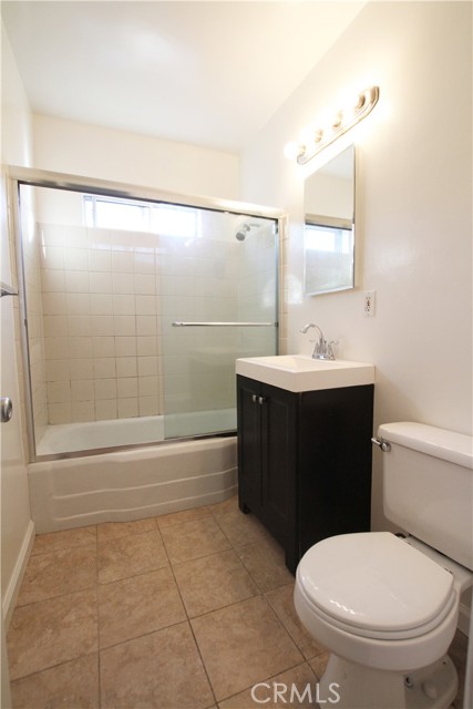 Detail Gallery Image 5 of 9 For 5527 Clybourn Ave, North Hollywood,  CA 91601 - – Beds | – Baths