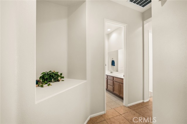 Detail Gallery Image 29 of 65 For 4683 Viaggio Cir, Jurupa Valley,  CA 92509 - 4 Beds | 2/1 Baths