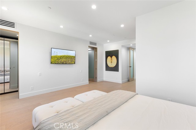Detail Gallery Image 28 of 58 For 5134 Medina Rd, Woodland Hills,  CA 91364 - 5 Beds | 5/1 Baths