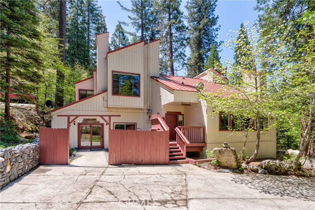 Detail Gallery Image 2 of 58 For 7204 Yosemite Park Way, Yosemite,  CA 95389 - 3 Beds | 4 Baths