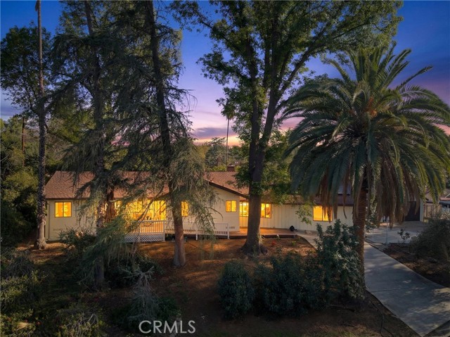 Detail Gallery Image 3 of 60 For 120 Franklin Ave, Redlands,  CA 92373 - 4 Beds | 3 Baths