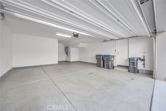 8227 Traveller Street, Chino CA: https://media.crmls.org/medias/ede56922-8c84-46b9-bc57-d80ae506b1e6.jpg