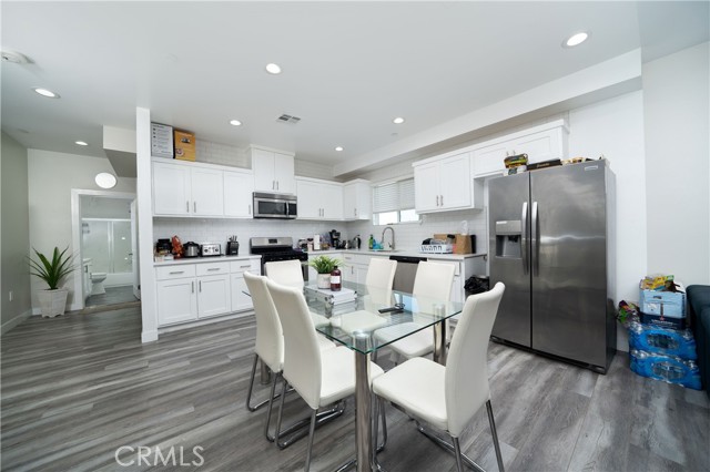 1805 S New England Street, Los Angeles CA: https://media.crmls.org/medias/ede5b389-3a7a-4c12-87f4-7e1f67b9b683.jpg