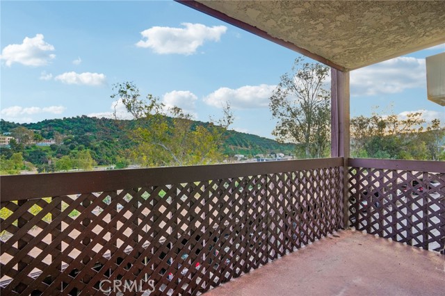 Detail Gallery Image 3 of 21 For 5830 Benner St #208,  Los Angeles,  CA 90042 - 2 Beds | 2 Baths