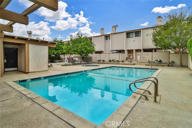 21025 Lemarsh Street, Chatsworth CA: https://media.crmls.org/medias/ede6b0b1-9e8d-43b4-9f9a-dff82301690a.jpg