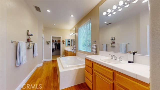 Detail Gallery Image 39 of 75 For 28097 Promontory Ln, Valencia,  CA 91354 - 4 Beds | 3 Baths