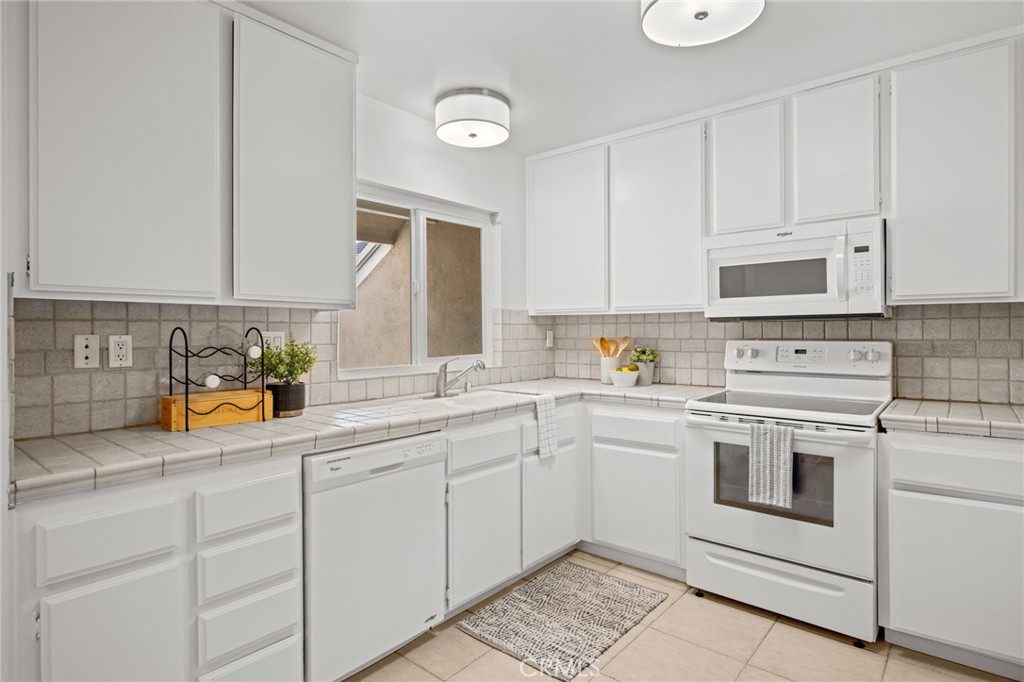 MLS #OC25262654 image #14