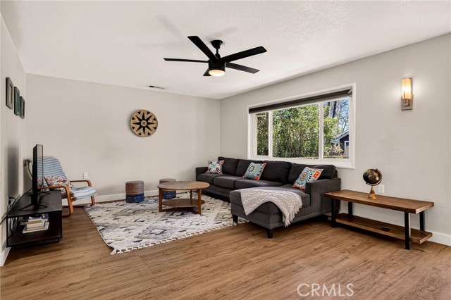 Detail Gallery Image 11 of 65 For 1731 Salem, Chico,  CA 95928 - 3 Beds | 2 Baths