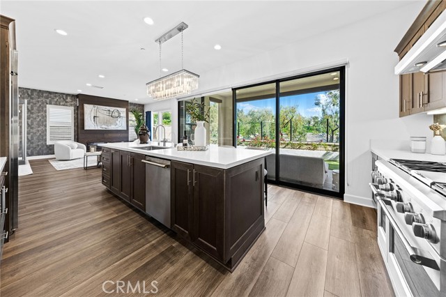 Detail Gallery Image 20 of 75 For 27 Alessio, Lake Forest,  CA 92630 - 5 Beds | 4/2 Baths