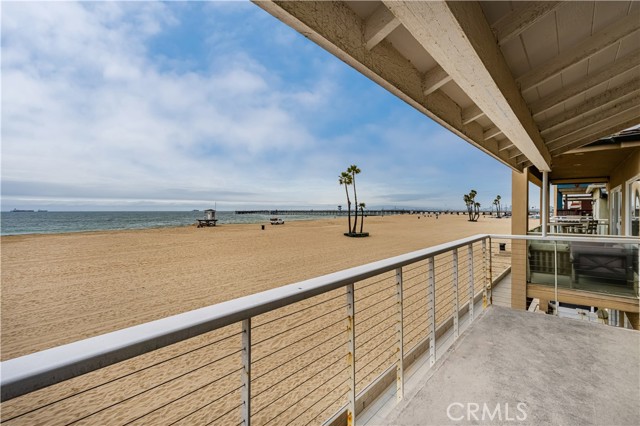 1207 Seal Way, Seal Beach CA: https://media.crmls.org/medias/ede87bb3-23f3-4cc8-8ce4-6ac3f9d5ed61.jpg
